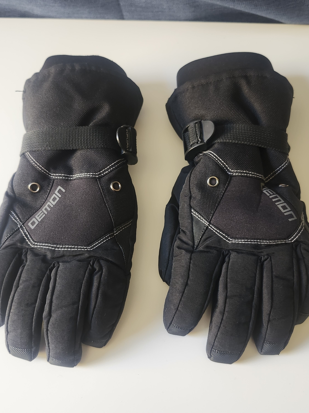 Demon United Zone Boy Ski Snowboard Gloves Size XL Black Winter Snow DS345158